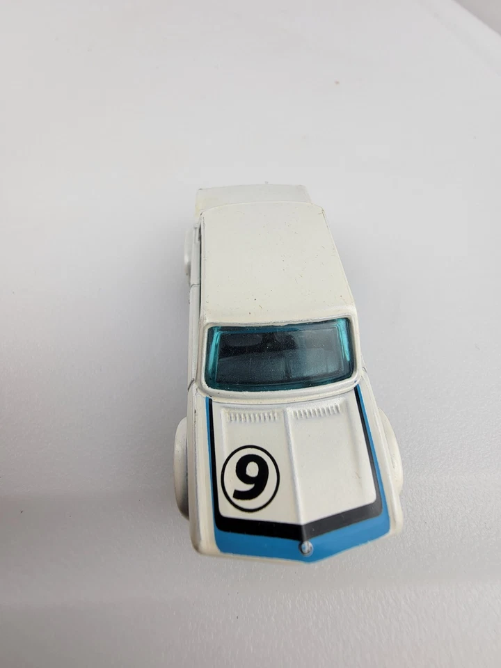 Литые модели Hot Wheels 2 BMW 2002 белые  - Изображение 4 из 4