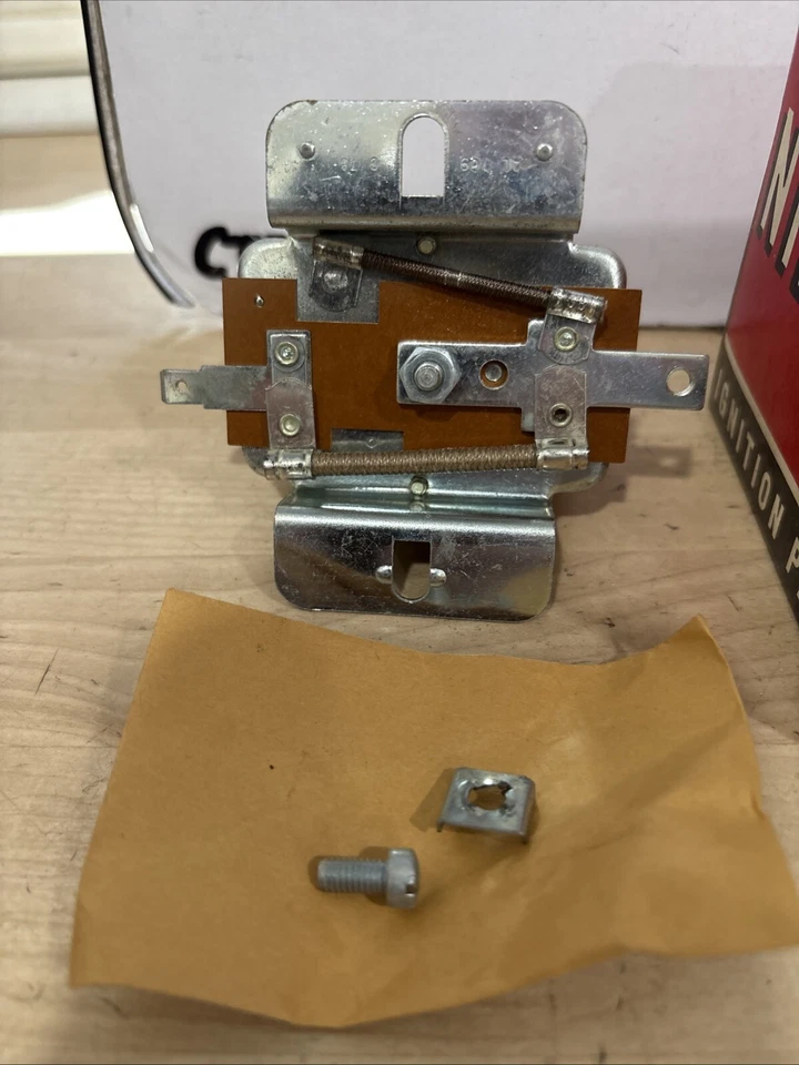 Regulador alternador Niehoff AL-169 12V con hardware Foto 3 de 4