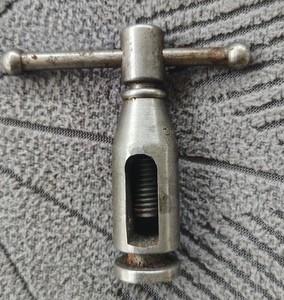 🗽 VINTAGE  LATHE TOOK POST HOLDER 5/16 X 3/4" MACHINIST/ TOOLMAKER