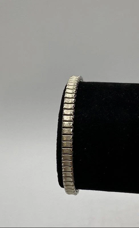 Reloj pulsera para mujer Hamilton 14,7 mm ovalado cuerda diamante oro blanco 10 k 13,3 g Foto 2 de 4