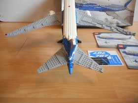 LEGO Boeing 787 Dreamliner with Box (Lego No: 10177)
