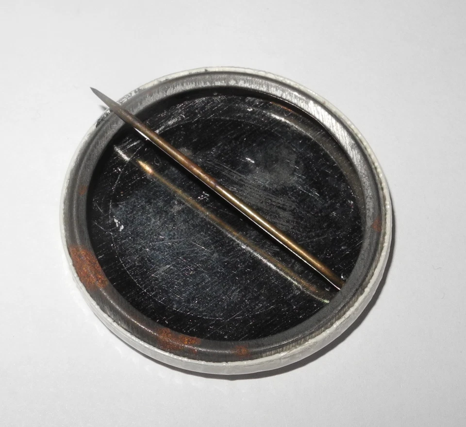 1972 Baseball Roberto Clemente Pittsburgh Pirates We Remember Pin Button Pinback - Image 2 of 2