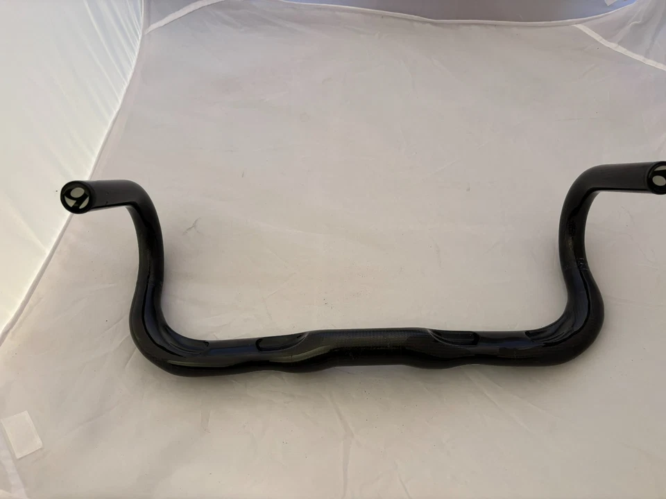 Stradalli Carbon Handlebar 31.8 x 420 W-17 - Image 2 of 2