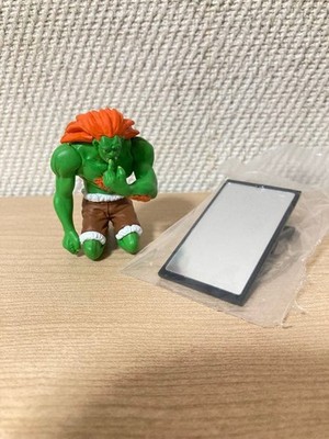 Blick in Spiegel Blanka von Street Fighter