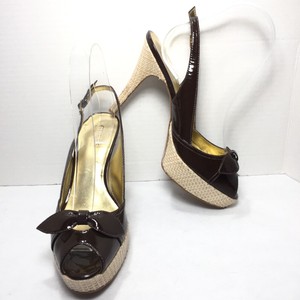 guess peep toe slingback pumps
