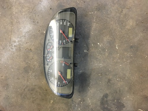 VW Passat 3B 1.9 TDI Tacho Kombiinstrument für Schaltgetriebe 3B0919861J