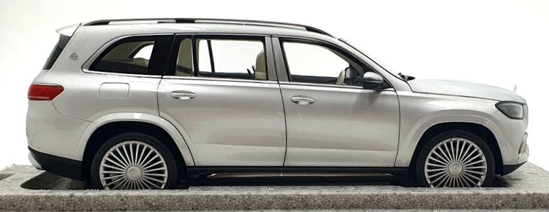Paragon 1/18 Scale PA-98401 - Mercedes-Maybach GLS 600 LHD - Silver - Image 3 of 4