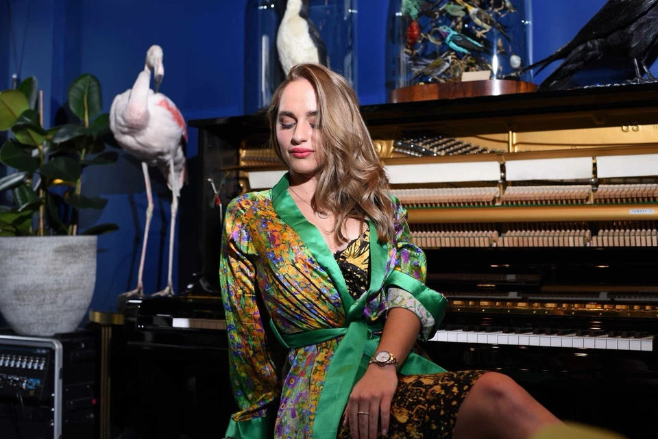 The Kiss Gustav Klimt Silk Robe 22mm Grade 6A 100% Silk Dressing Gown Size M - Image 4 of 4