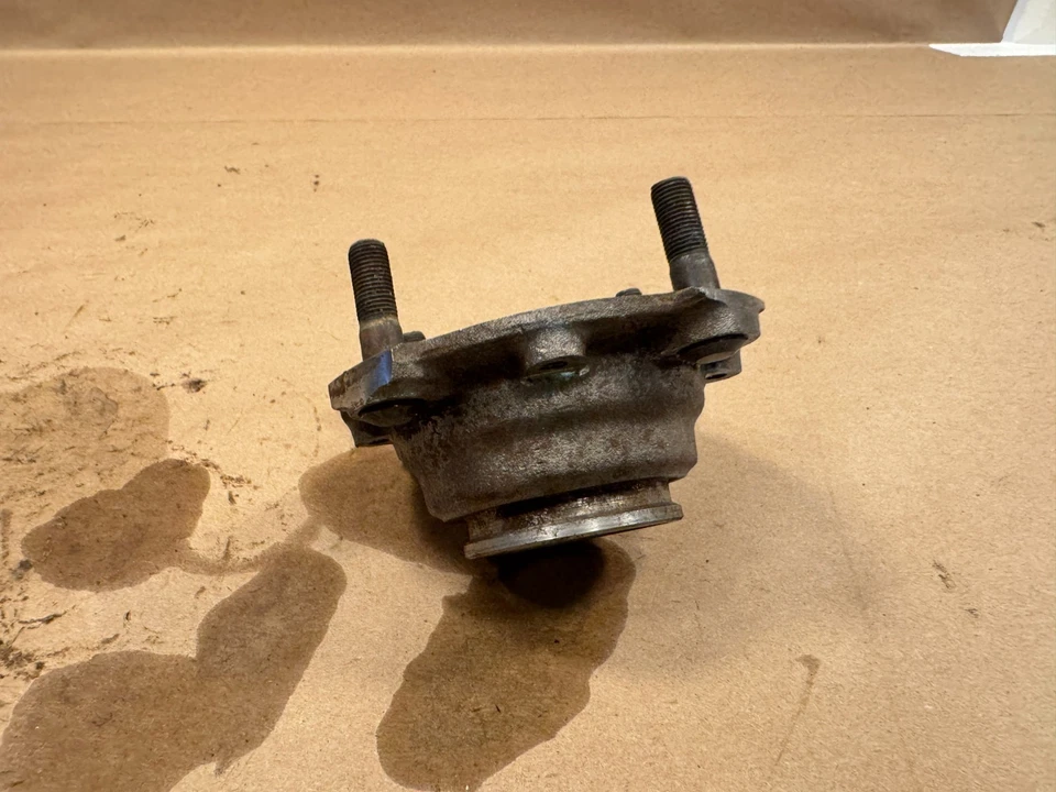 Ступица подшипника заднего дискового колеса MG Midget Austin Healey Sprite с длинными заклепками MOWOG от оригинального производителя - Изображение 3 из 4