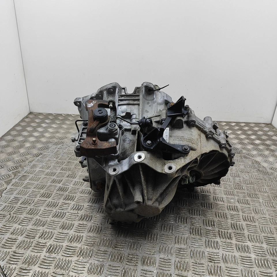 VOLVO XC60 Getriebe MT RFE66R-7F097-AB T1GH4 2.0D 133kw 2015 23570800 - Image 4 of 4