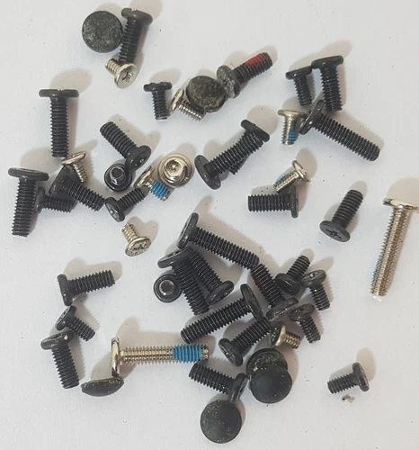 Screws Schrauben vom Zerelgen aus Notebook Fujitsu Amilo Li2727