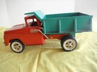 TONKA DUMP TRUCK VERY NICE ORIGINAL RED & GREEN PRESSED STEEL