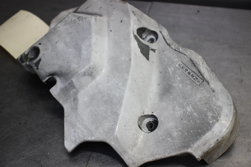 08-12 SUZUKI KATANA 650 GSX650F Front Sprocket Cover Foto 2 de 4