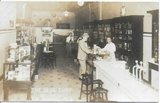 Interior RPPC de la farmacia E W Speedling’s en Cedar Rapids Iowa c1905-15