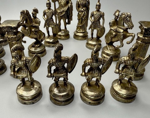 ⭕️ VINTAGE HEAVY METAL ROMAN CHESS SET 3.5KG • SILVER & GOLD TONE • NO BOARD - Picture 12 of 12