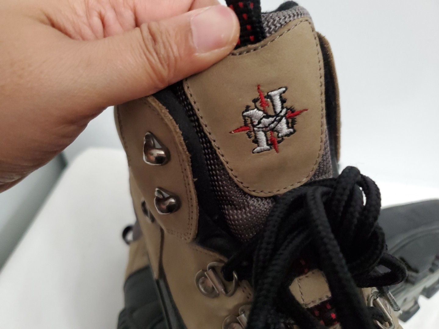 Nevados Anatomical Air Womens Waterproof Leather  Hiking Boots Size 10