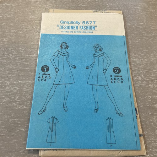 Simplicity 5677 Muster Misses Designer Mode Kleid 12 Petite 34" Brustumfang ungeschnitten - Bild 3 von 4