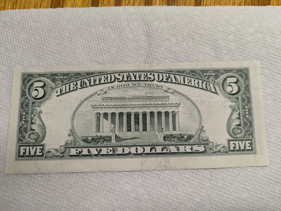 1988 A $5 Five Dollar Bill Frn Note Misaligned Face Print / ink transfer error  - Image 2 of 4