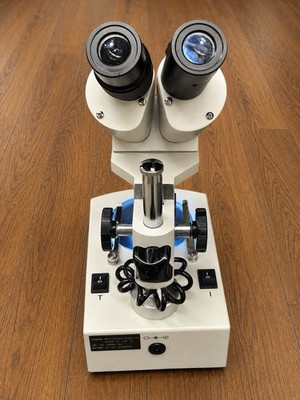 Wolfe Stereo Microscope 20x Eyepieces Dual Illumination Rechargeable Battery 