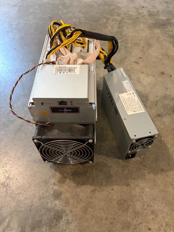 Bitmain Antminer A3 815GH/s Siacoin ASIC Miner w/ APW3++ 1600W PSU Tested