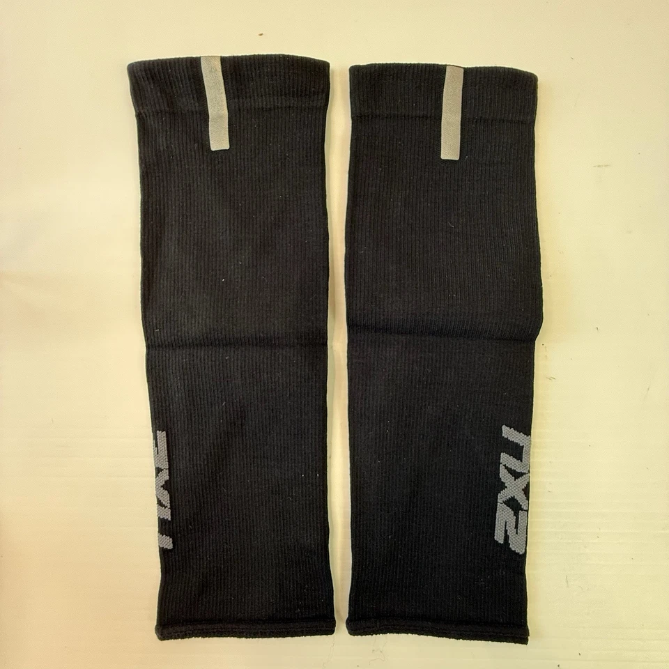 2XU 2x Hypotik Flex Compression Sleeves UA4183B Medium NWOT - Image 3 of 4