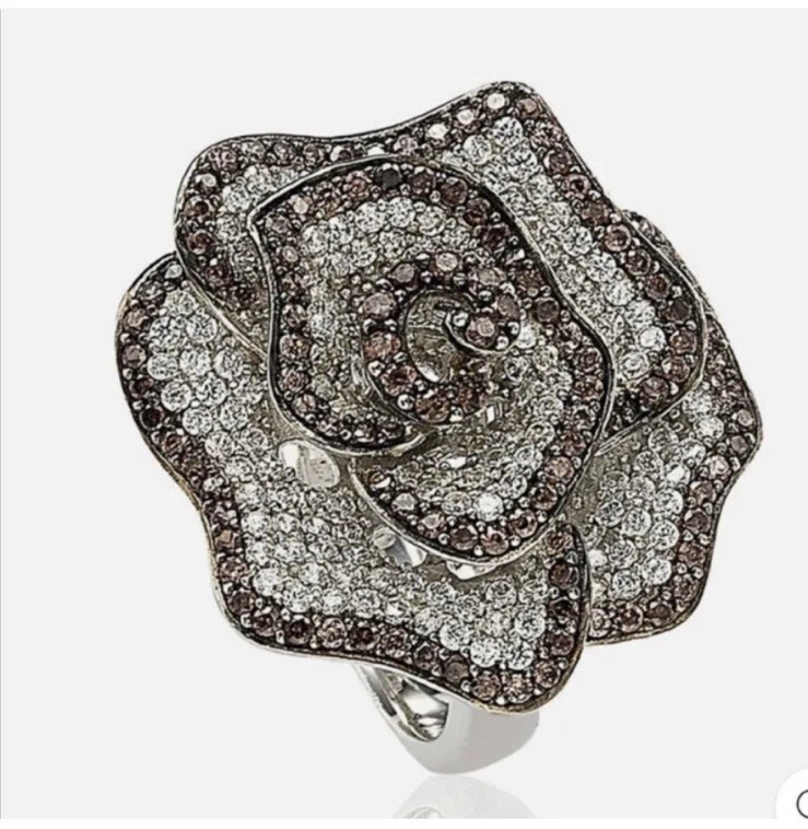 Suzy levian flower ring online