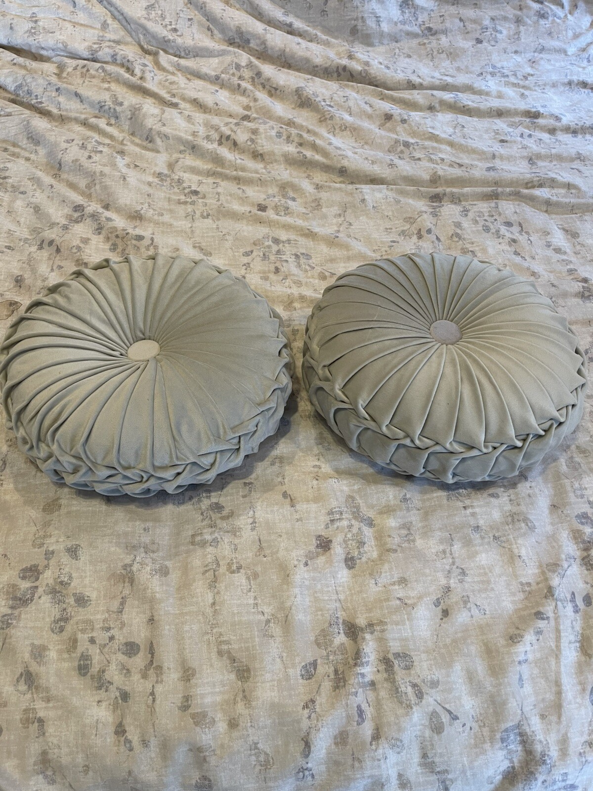 Pleated Round 14” lot 2 Throw Pillows gray Lush Décor pillow soft velvet Chic