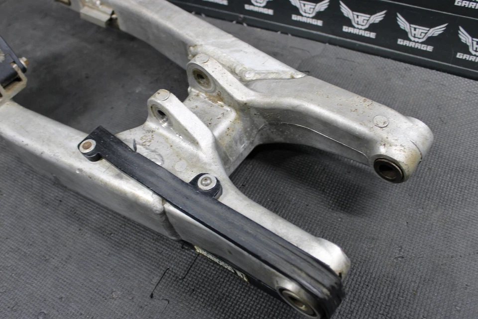 2007 KAWASAKI KLX450R KX450F OEM SWINGARM SWING ARM SUSPENSIION ASSEMBLY - Image 4 of 4