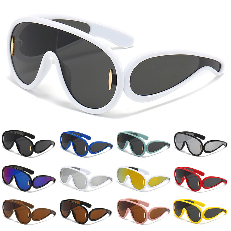 Oversized Trendy Sunglasses With Side Lens Fashion Shield  display picture 2