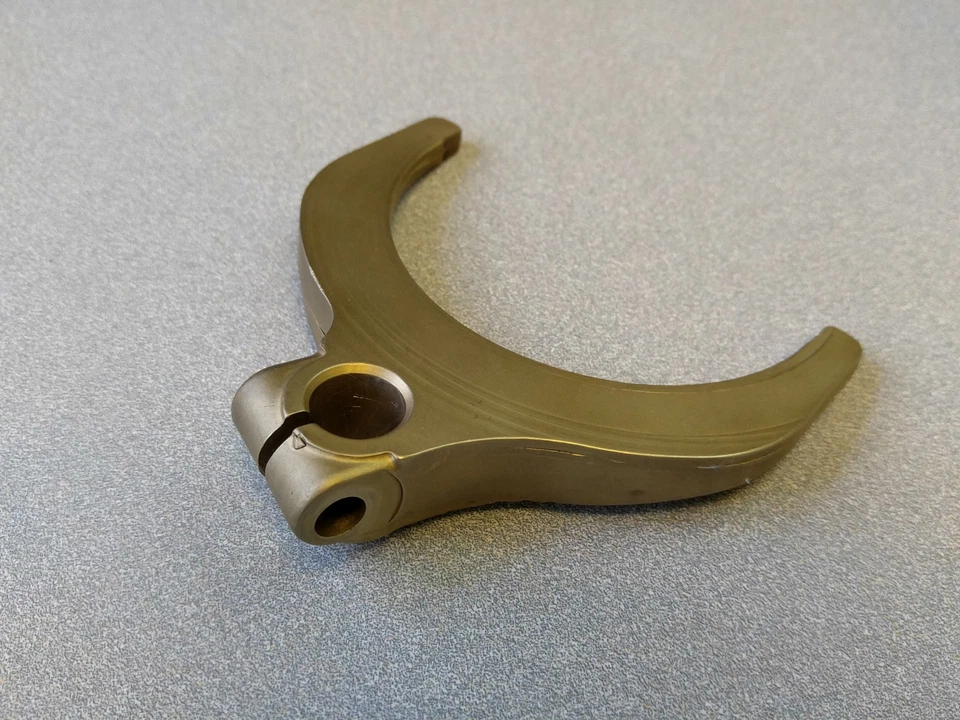 HORQUILLA DE CAMBIO DE LATÓN DE 3ª A 4ª VELOCIDAD ORIGINAL USADA MUY BONITA Foto 4 de 4