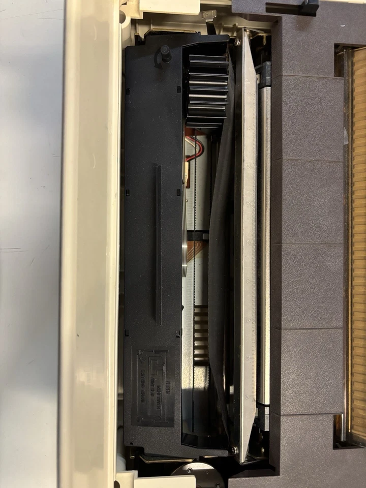 Vintage Epson FX-80 Dot Matrix Printer. Power On Tested, Could Not Test Printer - Image 4 of 4