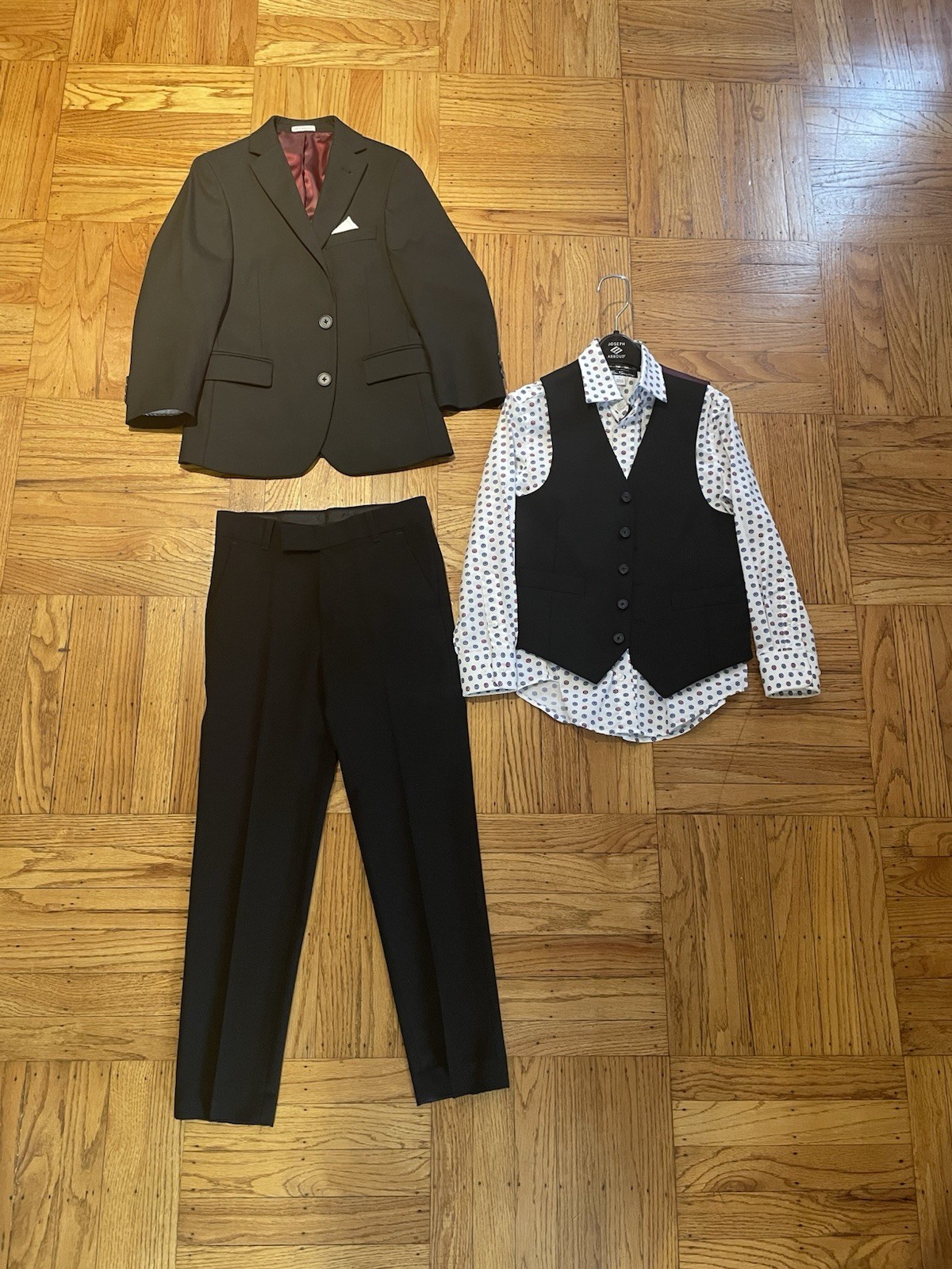 Joseph Abboud Boy&rsquo;s Suit Size 8