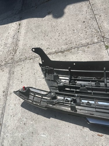 MITSUBISHI OUTLANDER 2019 - 2021 MK3 FACELIFT FRONT BUMPER UPPER GRILL 7450B304 - Picture 15 of 20