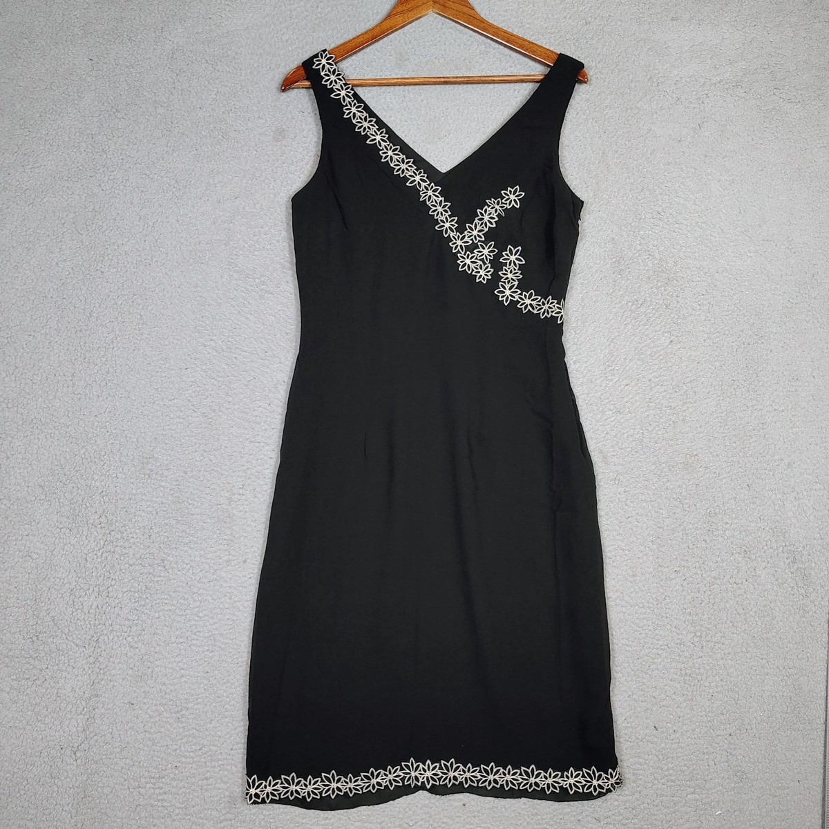 Nicole Miller Dress Women 8 Black White 100% Silk Floral Embroidered Y2K Vintage | eBay Nicole Miller Dress Women 8 Black White 100% Silk Floral Embroidered Y2K Vintage | eBay