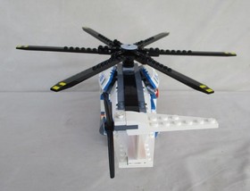 Lego City 60166 Heavy-Duty Rescue Helicopter 100% Complete W/Minifigures/Manuals