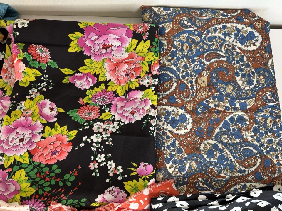 Vtg 80s Satiny Silky Lightweight Dress Fabric Lot of 7 pc 11 +YARDS - Image 4 of 4