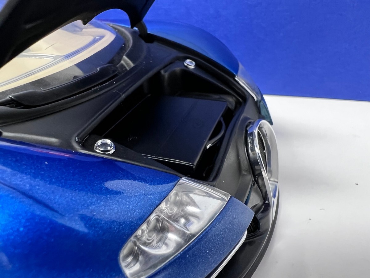Autoart 1/18 Scale Diecast 70903 - Bugatti EB 16.4 Veyron Showcar - Blue/Blue