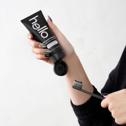 Fluoride-Free Activated Charcoal Toothpaste with Mint & Coconut Oil – 3 Tubes - Picture 10 of 11