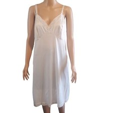 VTG VANITY FAIR FULL SLIP M/L 37 WHITE LACE TRIM NYLON SHEER BRIDE, ROMANTIC