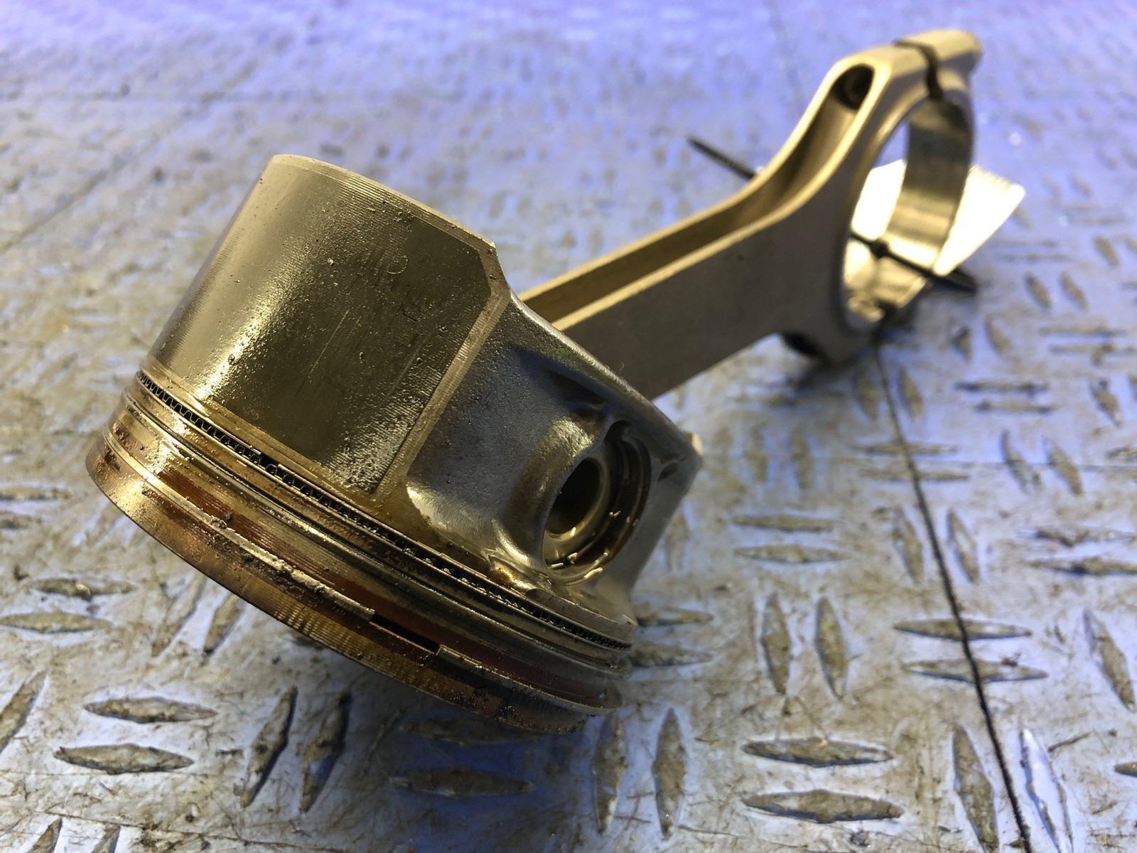 2006-2018 ASTON MARTIN VANTAGE V8 4.3L V8 ENGINE PISTON W/CONNECTION ROD OEM