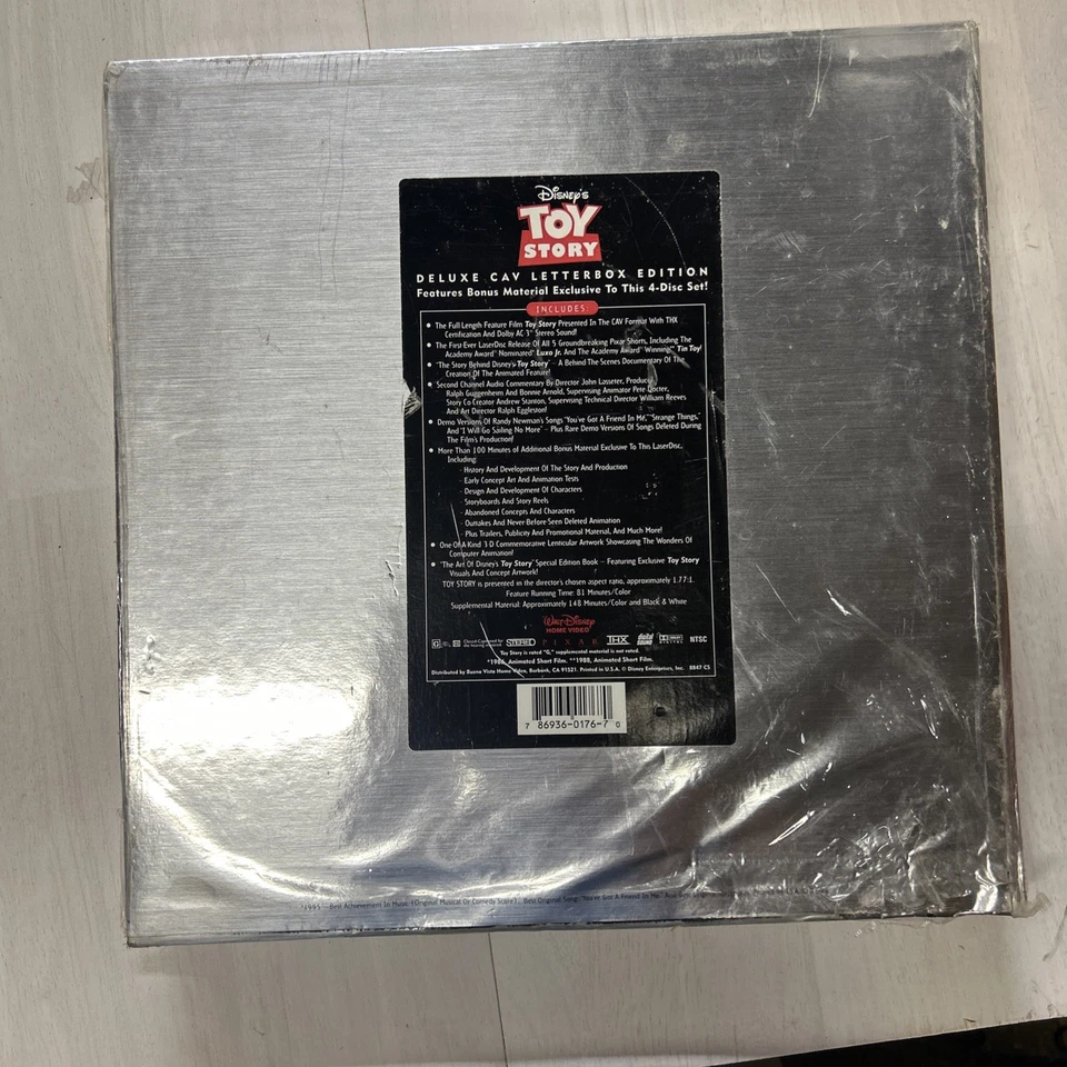 Disney's Toy Story Boxed Set Deluxe CAV Edition 4 Laser Discs + 3D Art - Image 2 of 4