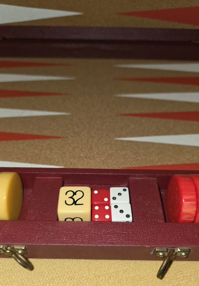 Antigo Conjunto de Gamão Crisloide Real 1,75” Vermelho Marmorizado e Baquelite Butterscotch - Imagem 3 de 4