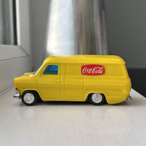 Lucky Toys Mark 1 Ford Transit Yellow Plastic Coca-Cola 1:43 With Friction Motor - Foto 8 di 18