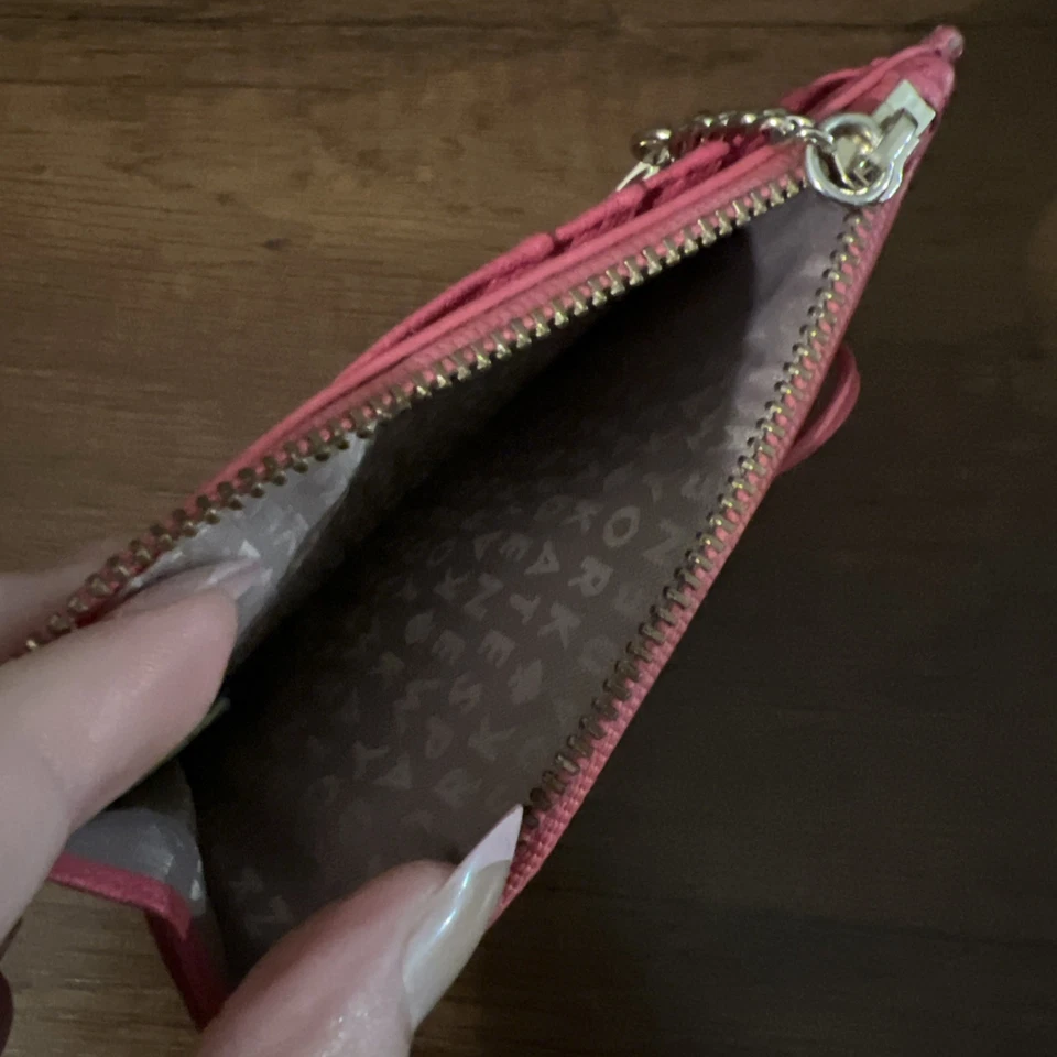 Tarjetero KATE SPADE Mediano L Cremallera Con Llavero Rosa y Dorado Foto 4 de 4