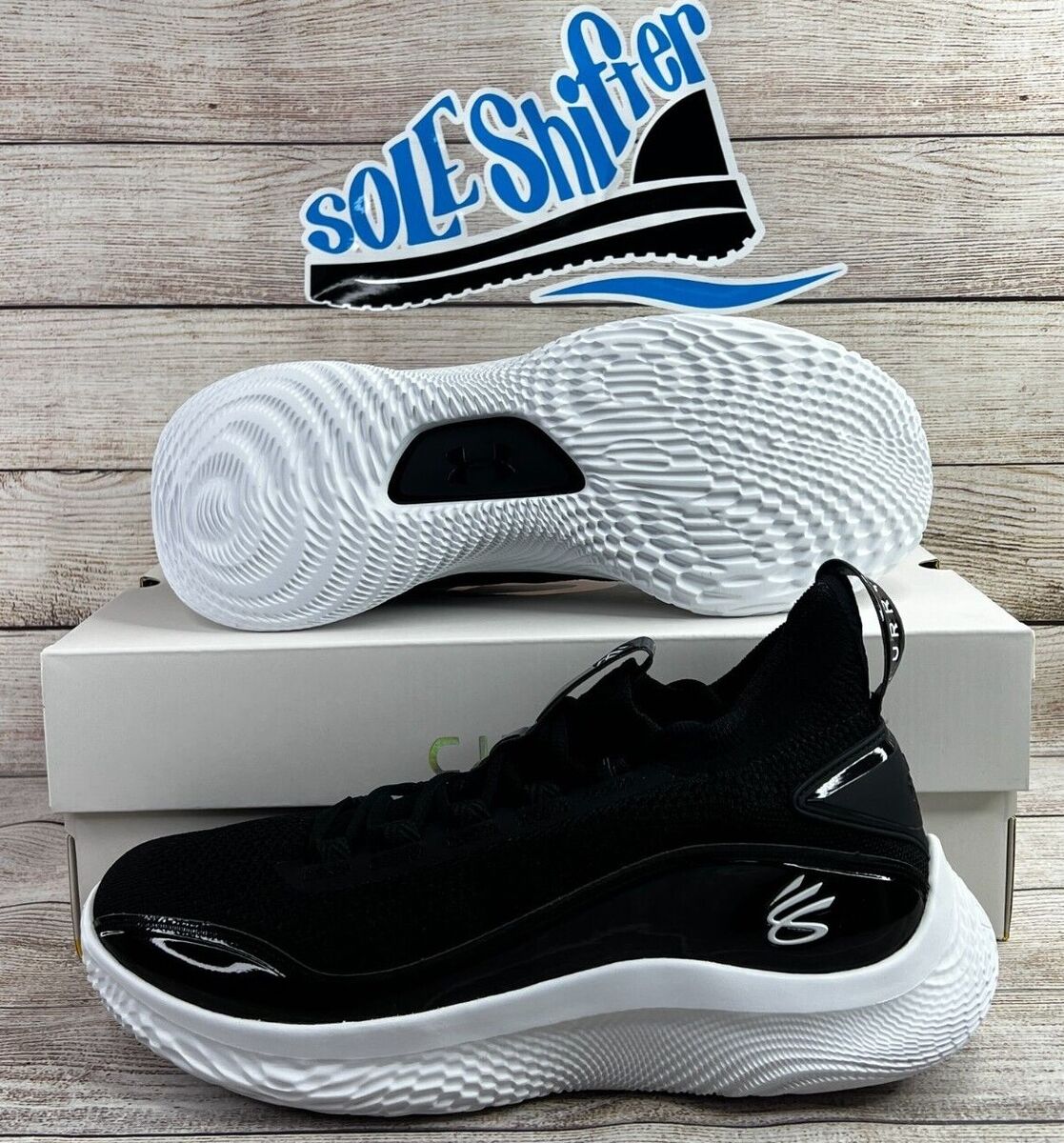 UNDER ARMOR CURRY FLOW 8 NM *TEAM CURRY* BLACK/WHITE 3024785 UNDER ARMOR CURRY FLOW 8 NM *TEAM CURRY* BLACK/WHITE 3024785