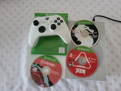 Microsoft Xbox One S 1TB weiß Modell 1681 mit Controller, FIFA 20 & DOOM PAL