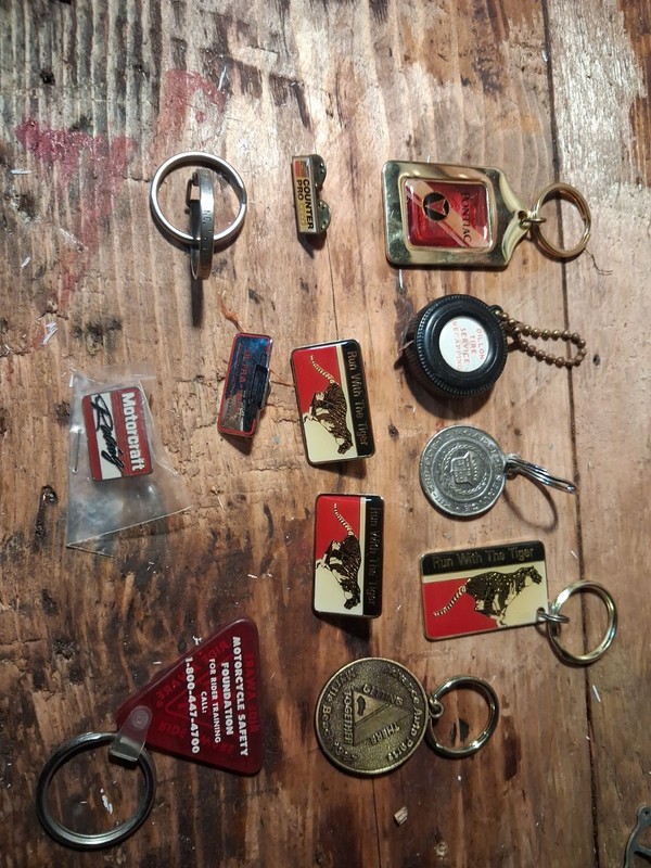 Vintage Keychain Lot of 13 Automotive Gas And Oil Pins And Keychains