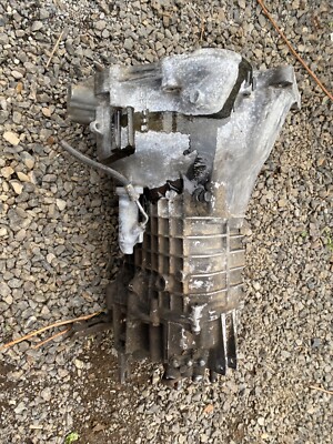 5 Speed Manual Transmission Gearbox 260 BMW  E30 OEM 2600134690