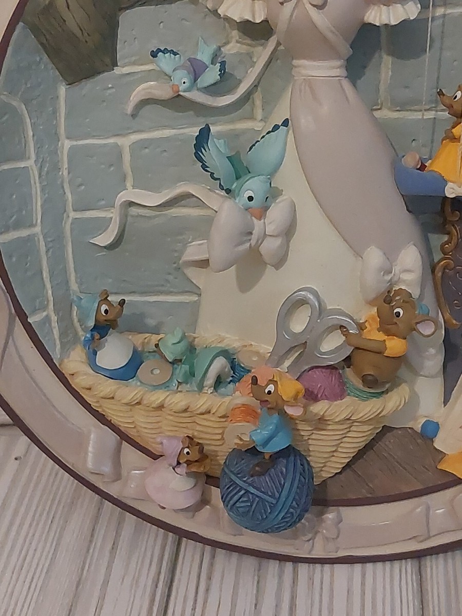 Rare Disney 3D Cinderella Collectible Plate 