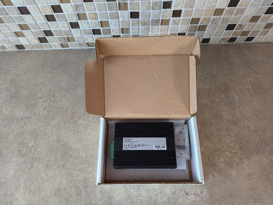 STARTECH.COM IESC1G80UP 8-PORTS GIGABIT POE 30W POWER OVER ETHERNET SWITCH W7-3 - Image 3 of 4